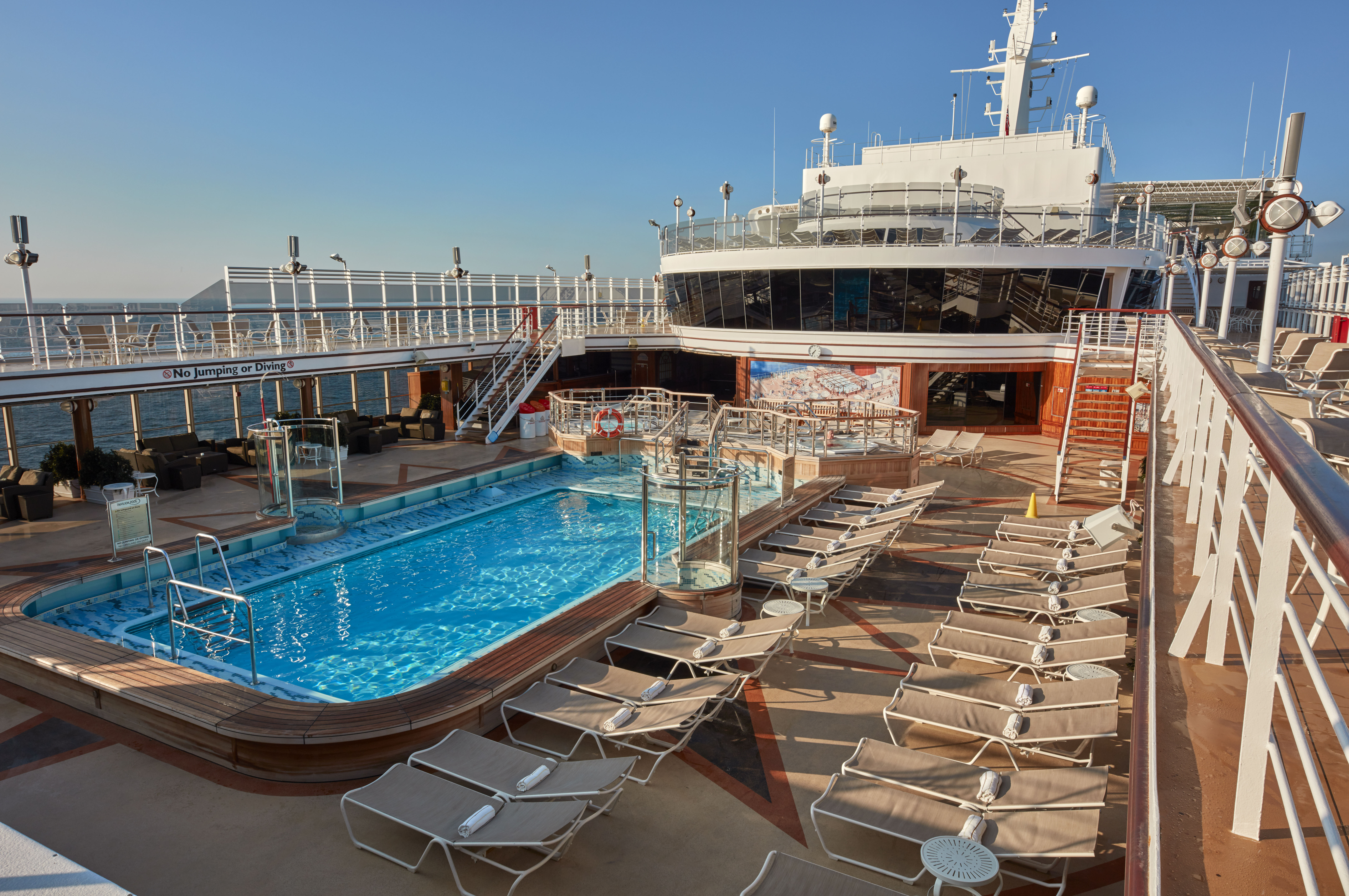 Cunard - Queen Elizabeth - Lido Pool.jpg
